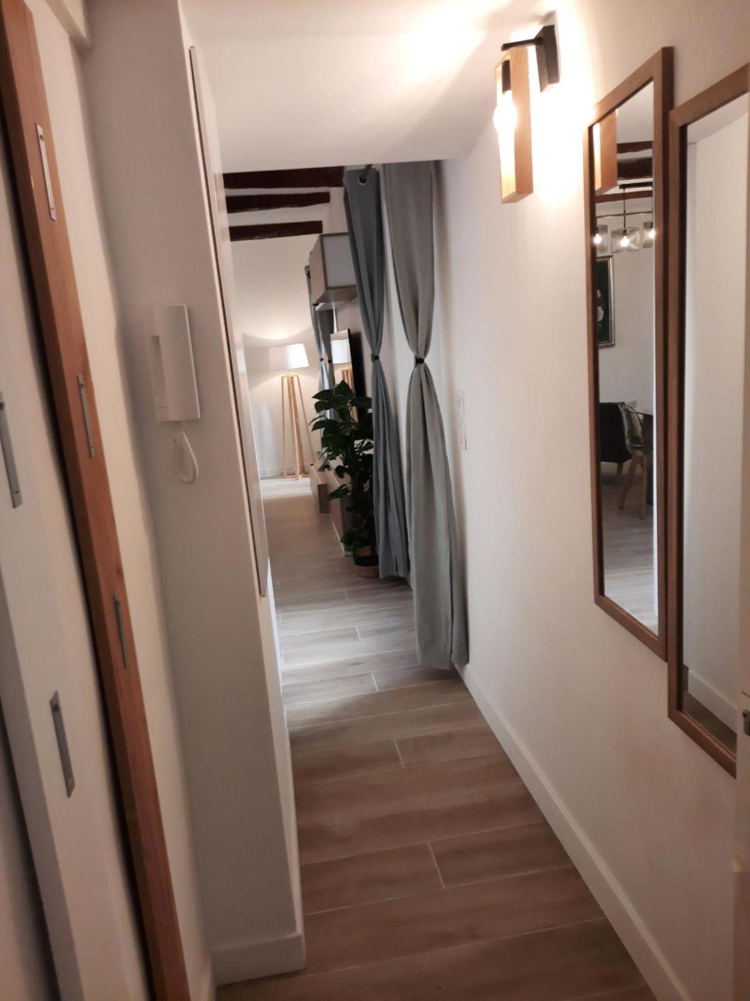 Beautiful Old Town Flat, Near The Beach Nice Eksteriør billede